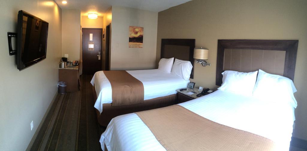 The East Avenue Inn & Suites Rochester Room photo